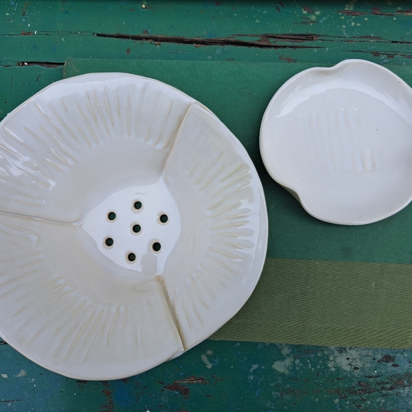 White Pottery Berry Bowl with Tray - Picture 7 of 11